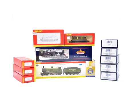 Three Hornby and Bachmann OO gauge model railway locomotives, including Hornby ref R2690 SR 4-4-0 class T9 steam locomotive a