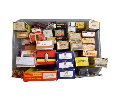Forty-two OO and HO gauge model railway passenger coaches and freight wagons, including Hornby ref. R739 breakdown crane; Bac