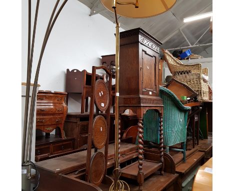 A mixed lot comprising oak side cabinet, oak folding cake stand and a brass floor standing lamp.
