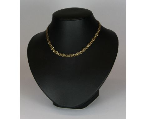 A 3 bar gate style 9ct gold necklace