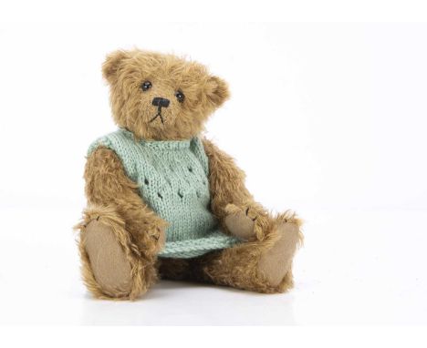 A Bear Bits Otto limited edition artist teddy bear, 13 of 15, with brown mohair, dressed in a green jumper with card tag —10i