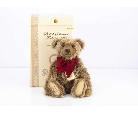 A Steiff limited edition British Collectors 2006 teddy bear, 2749 of 3000, signed foot pad - F Steiff 07/10/06, in original b