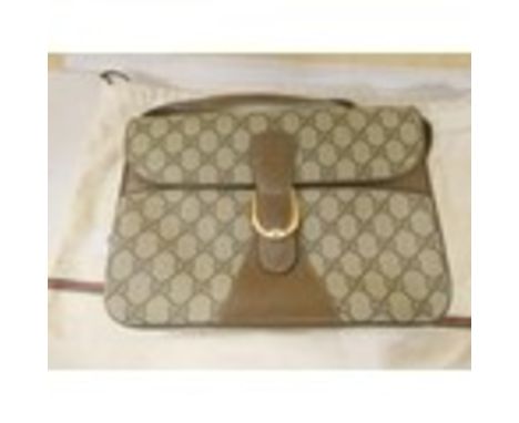 Vintage Gucci Accessory Collection brown leather crossbody/shoulder handbag with stud closure. 94.02.025 