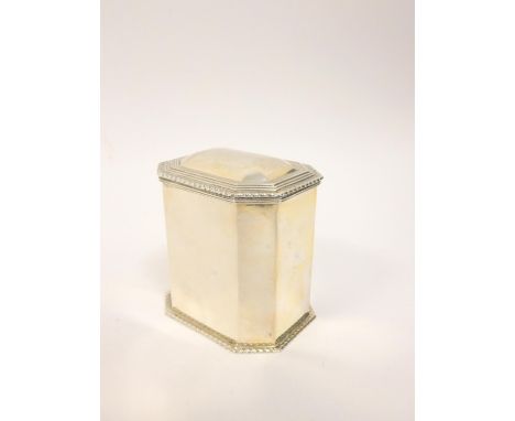 Silver octagonal tea caddy with gadrooned edges by&nbsp;Stokes &amp; Ireland Ltd, Chester 1897. Height 8cm. 153g&nbsp;