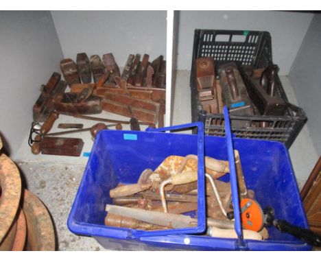 A quantity of tools to include woodworking planes Location: 