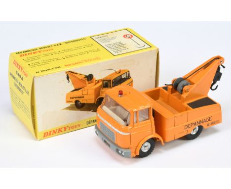 French Dinky Toys 589A Berliet Breakdown Truck - Deep yellow body, back and jib, black platforms, white interior, chrome conc