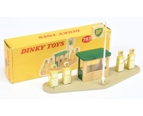 Dinky Toys 783 "BP" Petrol Pump Forecourt Set - Plastic base, hut and sign with 4 x metal pumps - See-Photo&nbsp; - Good Plus