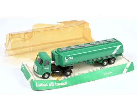 Dinky Toys 945 AEC Articulated Tanker "Lucas Oil" - Green cab and tanker, black chassis and interior, grey gantry and filler 