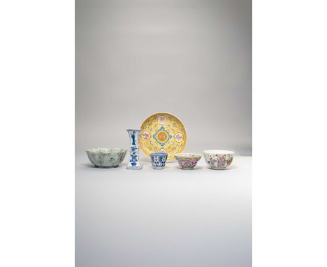 A SMALL GROUP OF CHINESE PORCELAIN ITEMSQING DYNASTYComprising: a small Kangxi blue and white vase and a cup, a Nonya ware sm