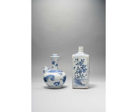 A CHINESE BLUE AND WHITE 'FOUR SEASONS' FLASK AND A 'FOUR GENTLEMAN' KENDITRANSITIONAL PERIODThe square-section flask painted