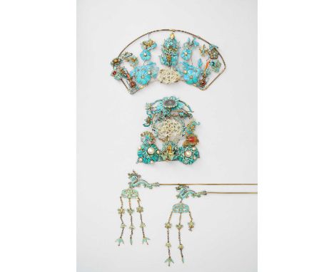 FOUR CHINESE KINGFISHER FEATHER HAIR ORNAMENTSQING DYNASTYComprising: two hair pieces set with jade plaques and decorated wit