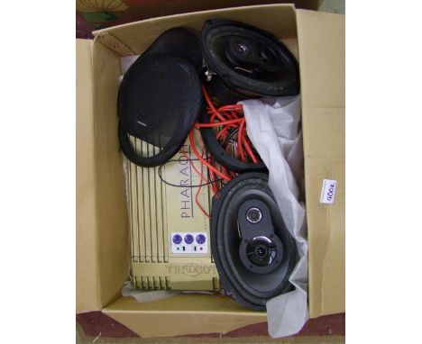 A Longmill Pharaoh 003 amplifier: plus a pair of Boschmann speakers. 