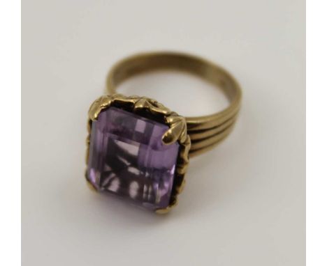 A 9CT GOLD DRESS RING, set cushion cut single amethyst, gross weight, 7.5g, ring size 'N 1/2' 