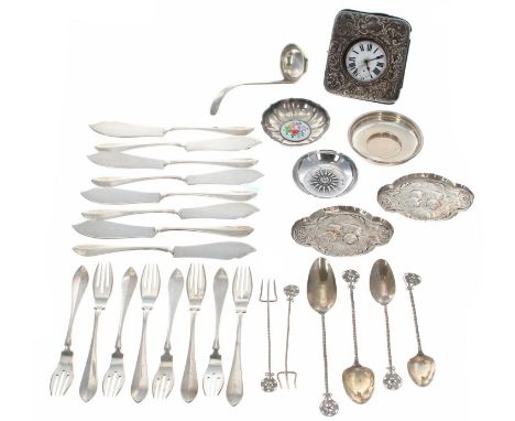 Selected silver, white metal and plated items, including small S. Blackensee &amp; Son silver dish, Continental 900 silver st