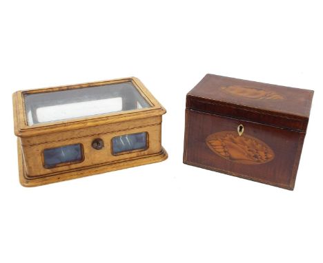 Georgian mahogany tea caddy&nbsp;of rectangular form, with inlaid conch shell paterae to the cover and front, divided interio