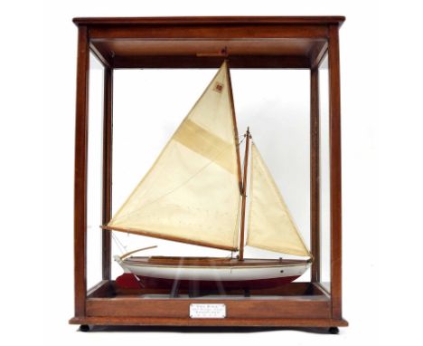 Good model pond yacht&nbsp;- 'Seabird Half Rater'&nbsp; - one design class sailing boat 'Sandpiper', sail no.10, upon display
