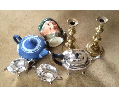 Miscellany inc. plated tea service, Doulton, Wedgwood etc.