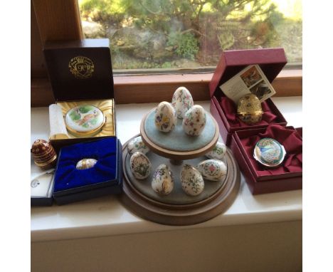 A quantity of good quality enamel objects