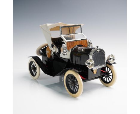 A highly detailed and beautifully crafted 1910s Model T Touring Car replica by Aristo-Craft, a division of Aesthetic Specialt