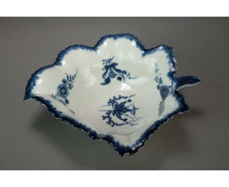 A large Caughley pickle leaf dish printed with the Pickle Leaf Vine pattern, circa 1778-85, 15.2cm wide (cracked and riveted)