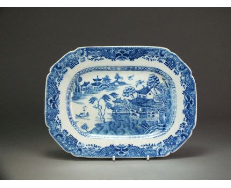 A Caughley dish or stand transfer-printed in underglaze blue in the Willow Nankin pattern, circa 1787-1795, unglazed base unm
