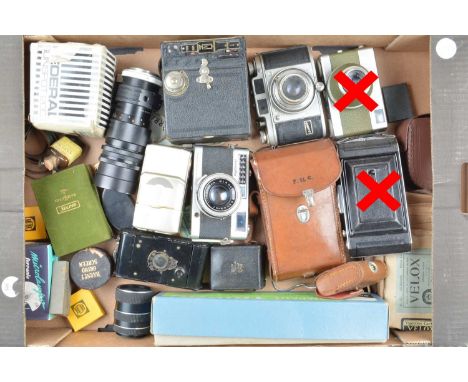 SALEROOM ANNOUNCEMENT - The Werra I and Kodak B Six-20 have been removed from this lot.A Tray of Various Cameras & Accessorie