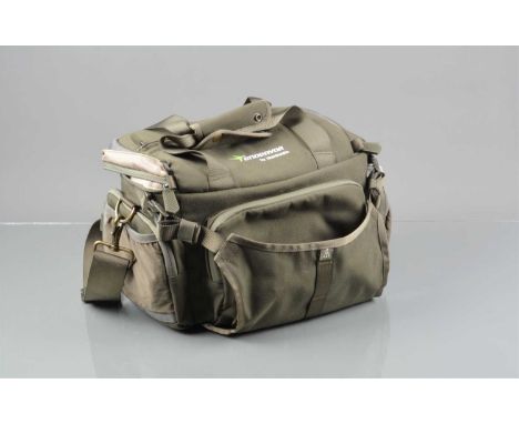 A Vanguard Endeavor 900 Camera Bag, olive green canvas, with inserts, G-VG