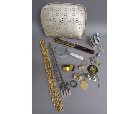 Collection of costume jewellery includes R Tenn Sweden necklace, Stratton comb, magnifying glass, possibly dark jade ring, de