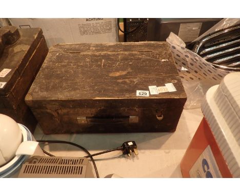 Single handled vintage carpenters tool box including tools. Not available for in-house P&amp;P, contact Paul O'Hea at Mailbox