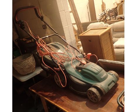 Qualcast electric mower. Not available for in-house P&P, contact Paul O'Hea at Mailboxes on 01925 659133Condition Report: All