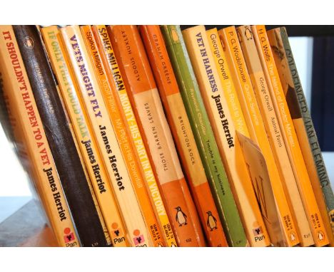 Small quantity of Penguin paperback volumes including the Road to Wigan Pier by George Orwell. P&amp;P Group 1 (£14+VAT for t