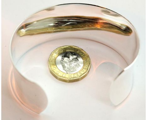 925 silver cuff bangle. P&amp;P Group 1 (£14+VAT for the first lot and £1+VAT for subsequent lots) 