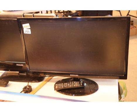 Samsung 23" TV with remote. Not available for in-house P&P, contact Paul O'Hea at Mailboxes on 01925 659133Condition Report: 