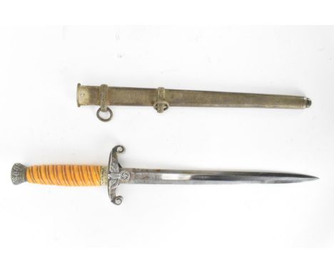 A WWII Second World War Third Reich Nazi German Army Officers parade dagger. The dagger having a steel oak leaf pommel, twist