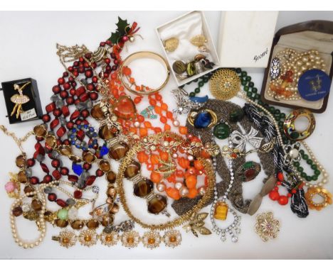 A retro collar necklace by Grosse, Scandinavian ceramic earrings, items by Sphinx, gold plated bangle etc Condition Report:No