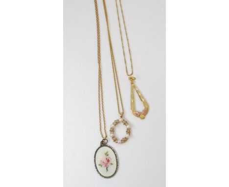 A Blackhills Gold 10k pendant, a 9ct pearl pendant and chain, two further chains one (af) weight combined 7.5gms and a Marius