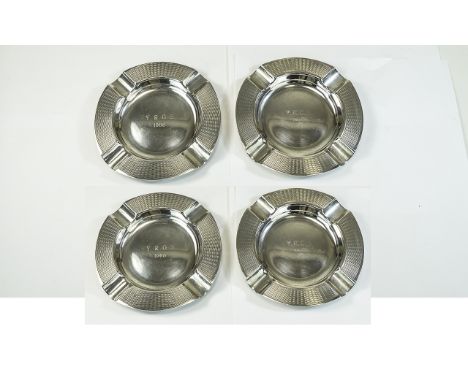 Walker & Hall - Set of Four Silver Ashtrays. All with Engine Turned Borders, Hallmark Birmingham 1964, Maker W.H. All In Pris