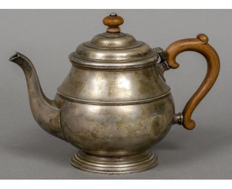 A George V silver teapot, hallmarked Birmingham 1932, maker's mark of William Suckling Ltd and retailed by Sorley, Silversmit