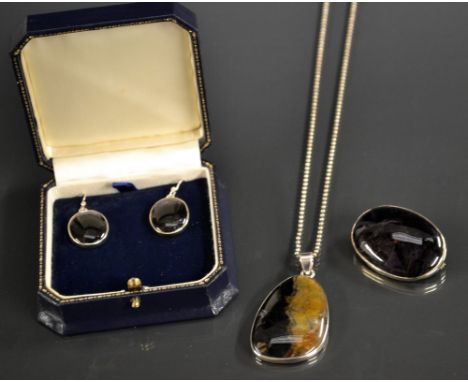 A silver and Blue John Flourite cabochon pendant necklace, shaped cabochon pendant collar mounted to a silver bead link chain