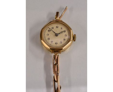 A vintage 1930s 9ct gold cased lady's bracelet watch, cream dial, Arabic numerals, minute track, Swiss 15 jewel manual moveme