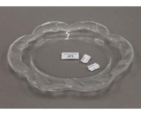 A Lalique frosted glass fish platter, marked Lalique France. 27.5 cm long.