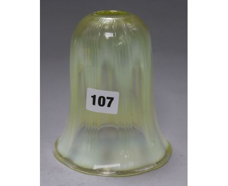 An Edwardian vaseline glass lamp shade