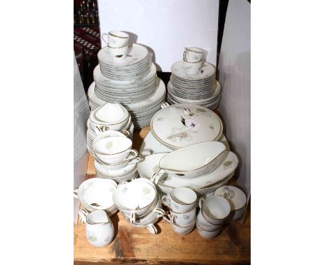 Extensive Noritake 'Capri' dinner, tea and coffee service