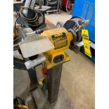 Dewalt 8" Bench Grinder, Model DW758, 4.2 AMP, 120 V, 3600 RPM