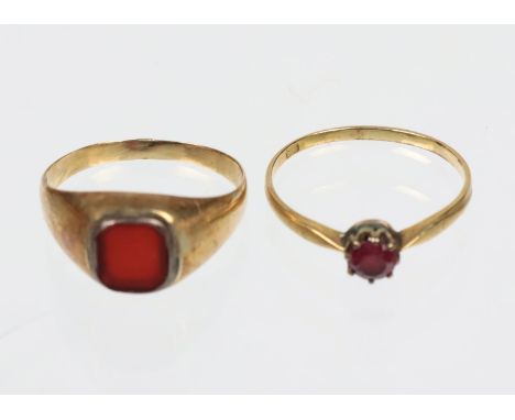   2 Damenringe - GG 585   punziert Gelbgold 585 (14 Karat), ca. 4,35 Gramm,dabei Siegelrung mit qaudartischer Karbeolplatte s