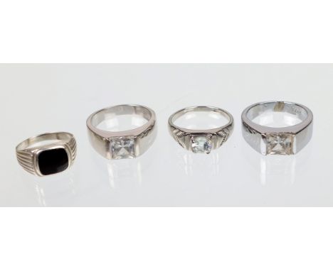   4 Damenringe   je punziert Silber 925, Gewicht ca. 21 Gramm, dabei 3 moderne Statement Ausführungen sowie ein Ring mit geri