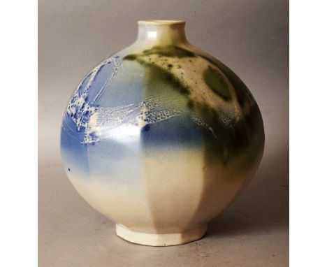 AN UNUSUAL 20TH CENTURY KOREAN STUDIO CERAMIC VASE BY SOON HYUNG KWON, of dodecagon section, together with a wood box and a 1
