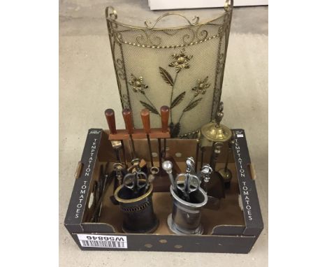 A box of mixed vintage brass & metal companion sets. Together with a firescreen. 