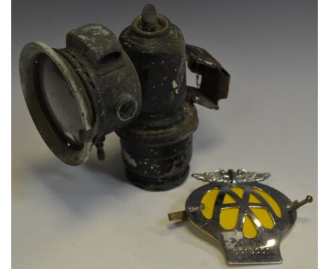 A Lucas carbide motorcycle lamp; an AA badge, 6C13001 (2)