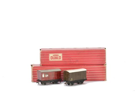 Hornby-Dublo 00 Gauge 3-Rail unusual Horse Box and SR Van and Coach, unboxed tin BR Horse Box with non-matching sides, togeth
